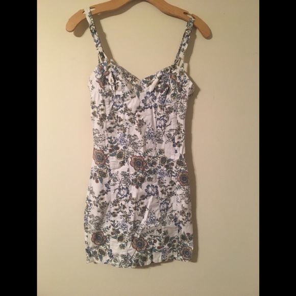 GUESS - Picture 1 of 1